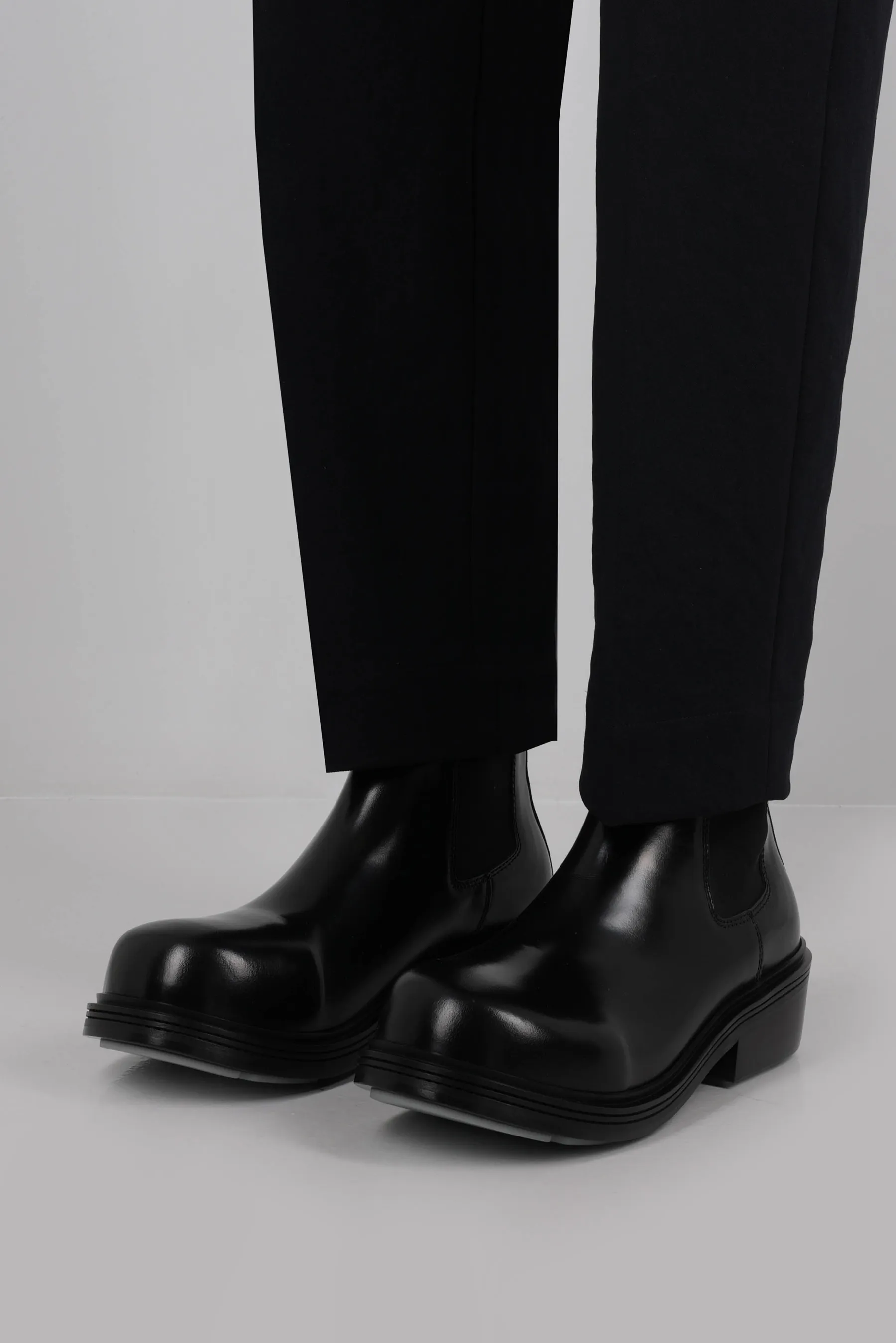 BOTTEGA VENETA stivaletto chelsea Fireman in pelle spazzolata