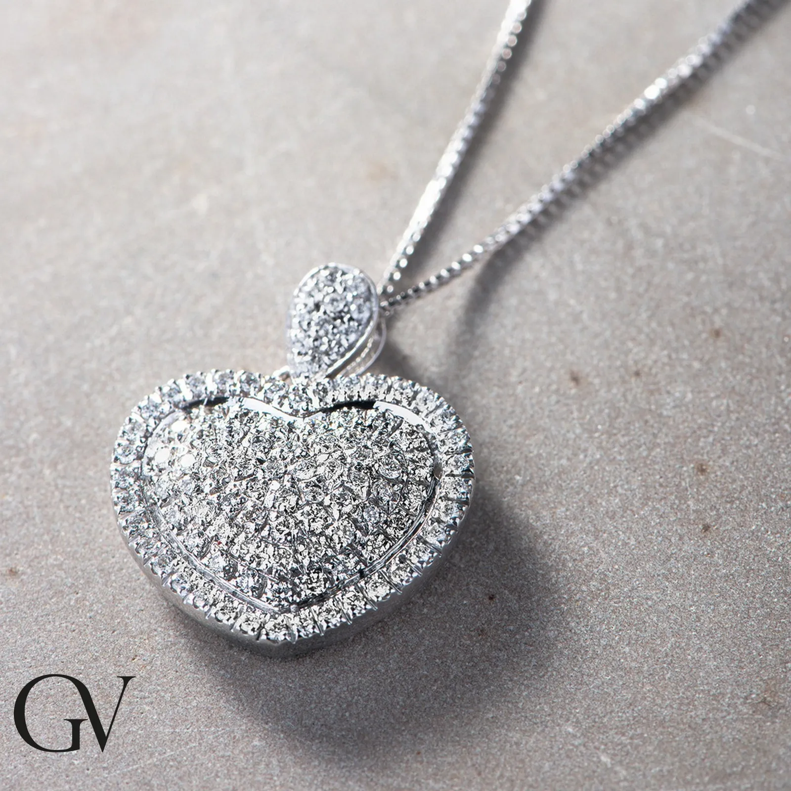 Collana in oro bianco 18k con pendente a cuore in diamanti, ct. 0,78