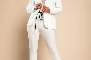 Completo di pantaloni e blazer elegante Estrena, bianco