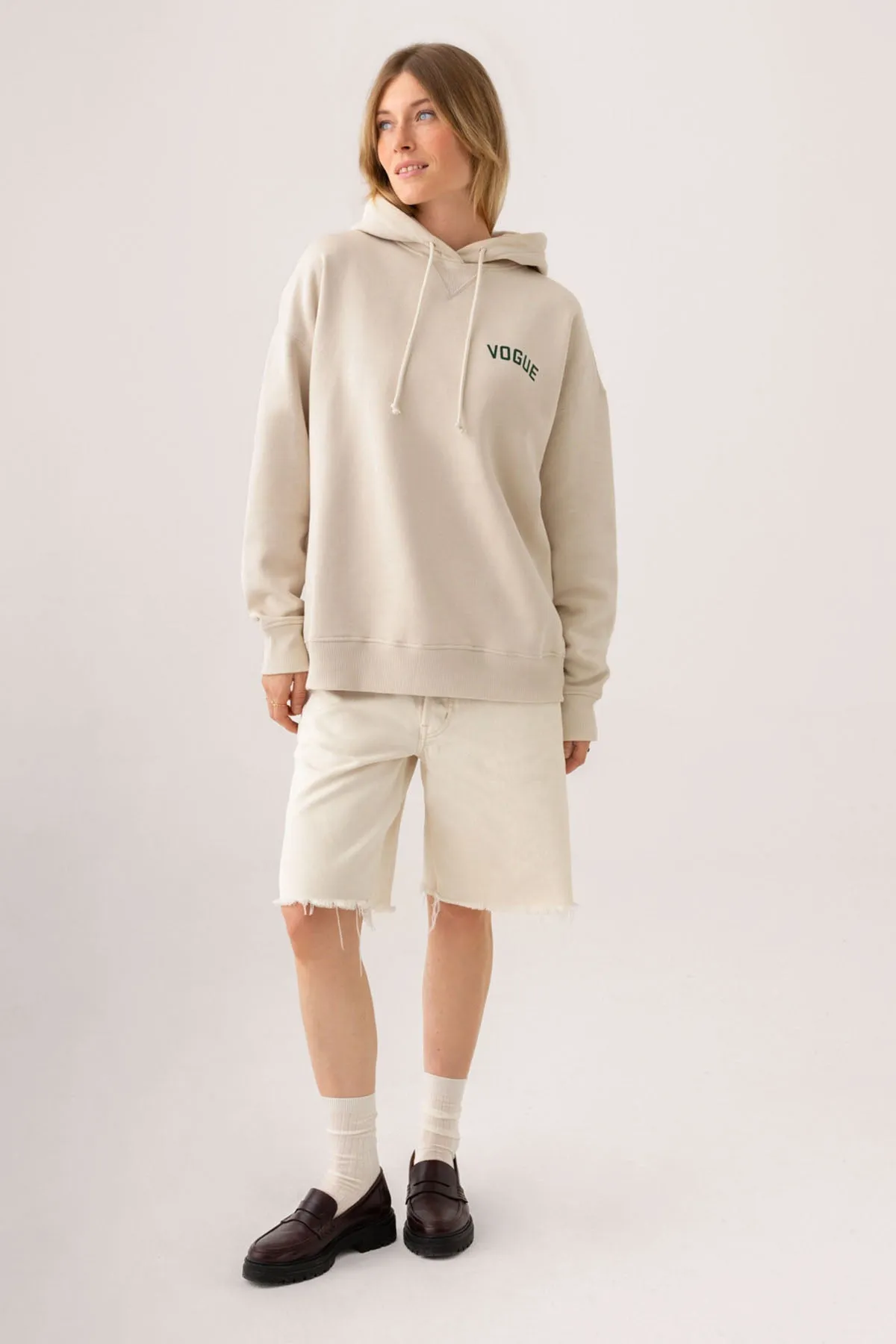 Felpa con cappuccio VOGUE Retro Sports ecru con stampa logo college-