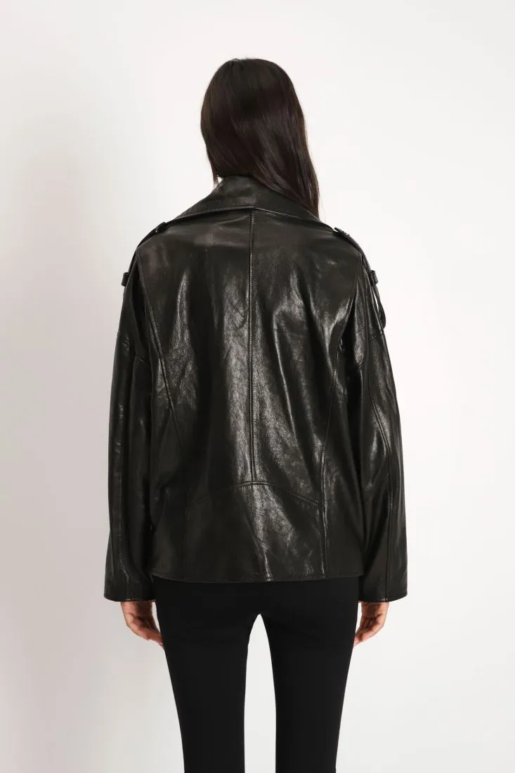Giubbotto modello biker con zip e cintura