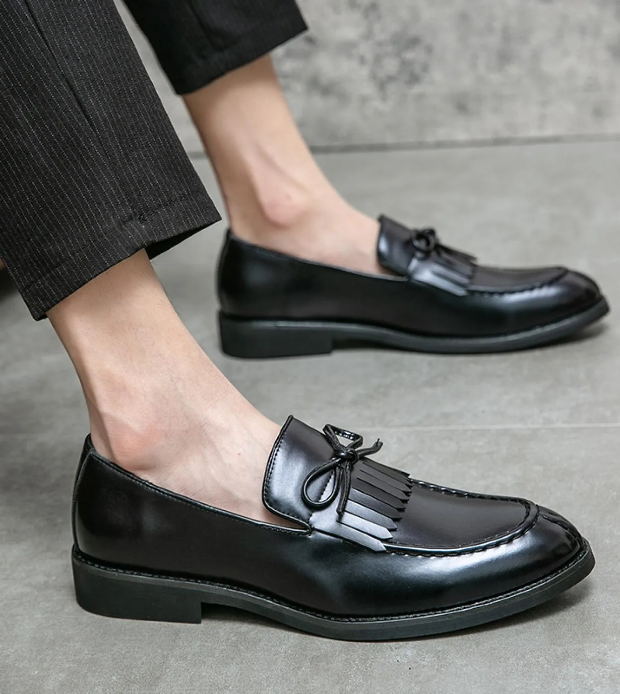 Mocassini casual Scarpe in pelle da uomo Moda Scarpe da festa di nozze Uomini di lusso Designer Business Flats Shoes Large Size