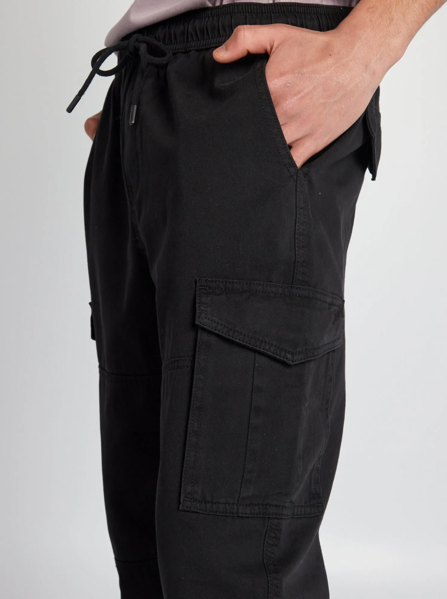 Pantaloni con tasche laterali - nero