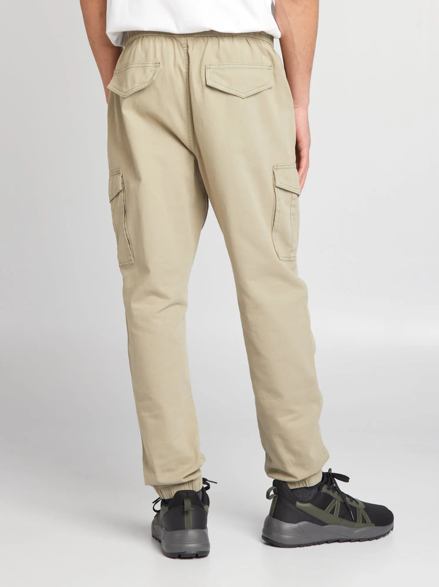 Pantaloni con tasche laterali - VERDE