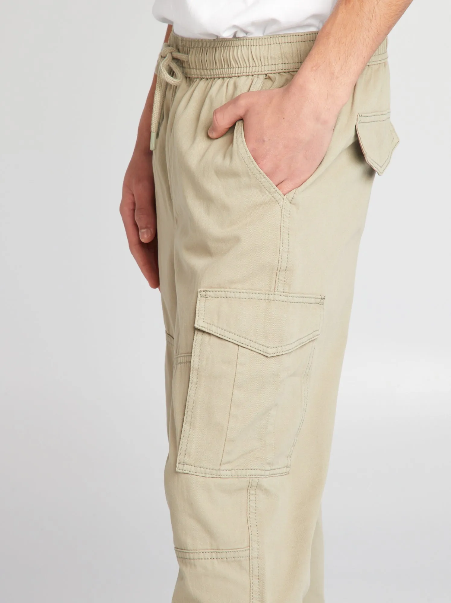 Pantaloni con tasche laterali - VERDE