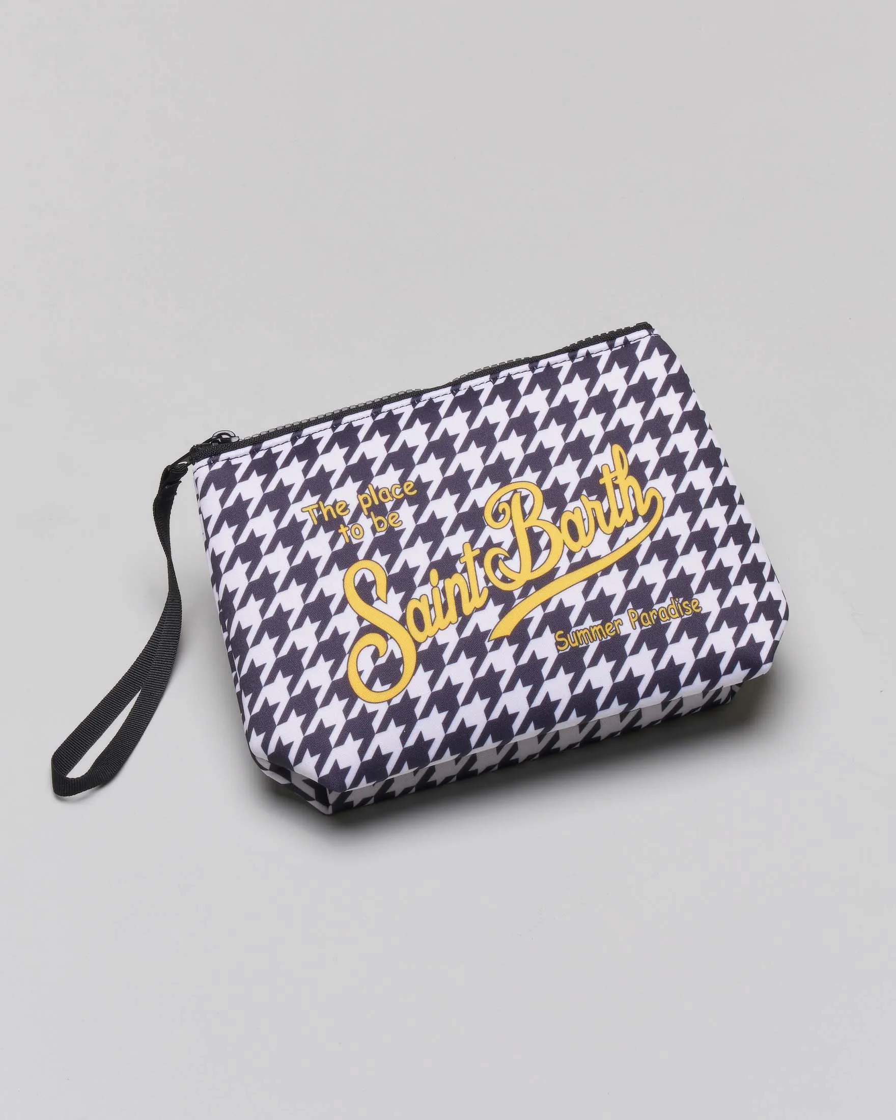 Pochette in neoprene pied de poule bianca e nera con logo giallo