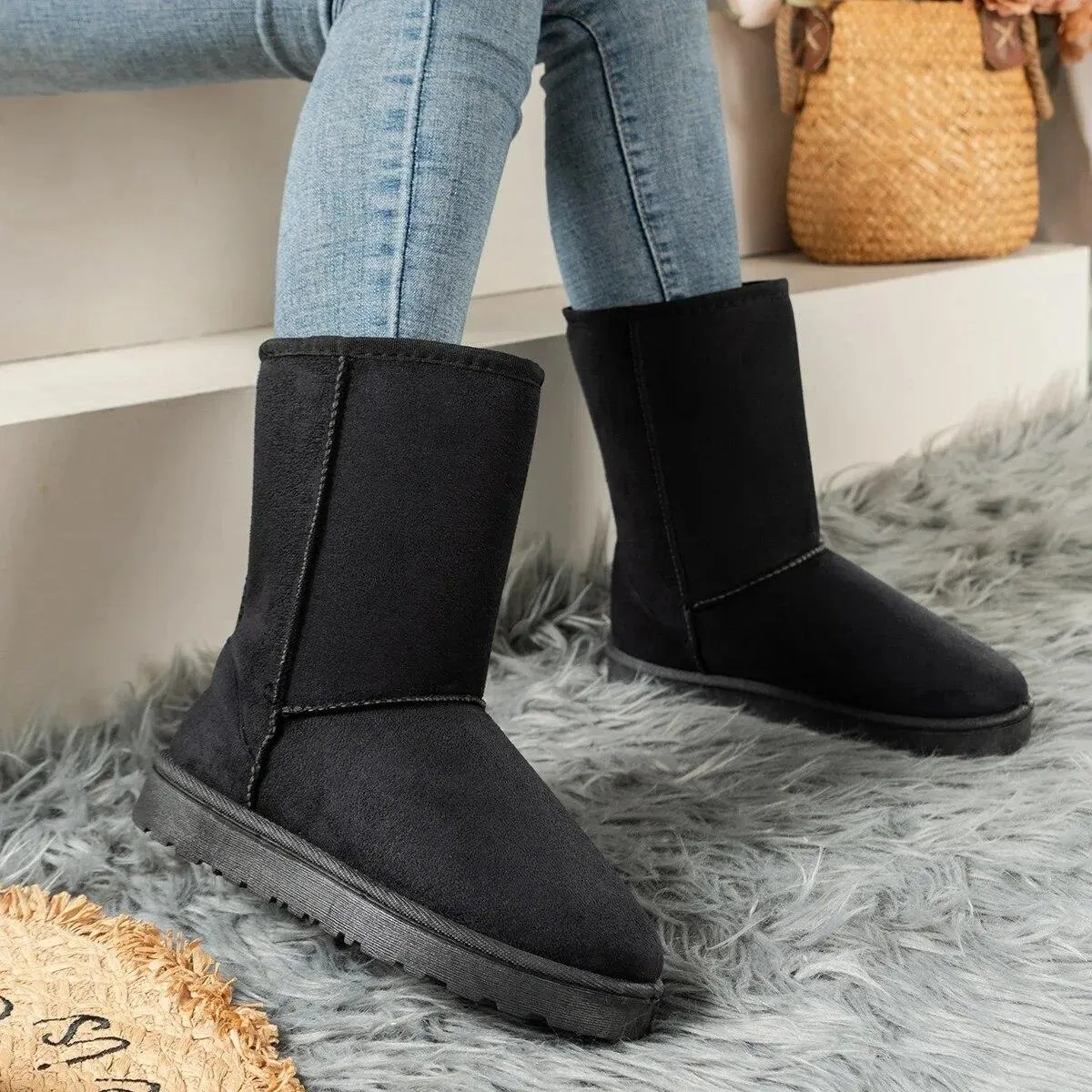 Scarpe da donna in vendita Stivali invernali da donna slip on a metà polpaccio di alta qualità Stivali da neve casual solidi di