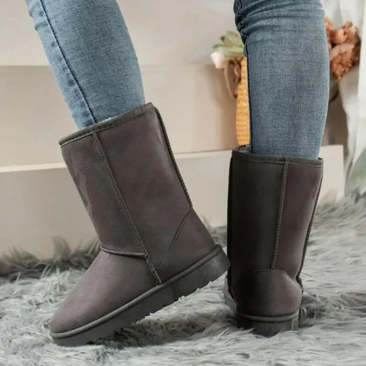 Scarpe da donna in vendita Stivali invernali da donna slip on a metà polpaccio di alta qualità Stivali da neve casual solidi di