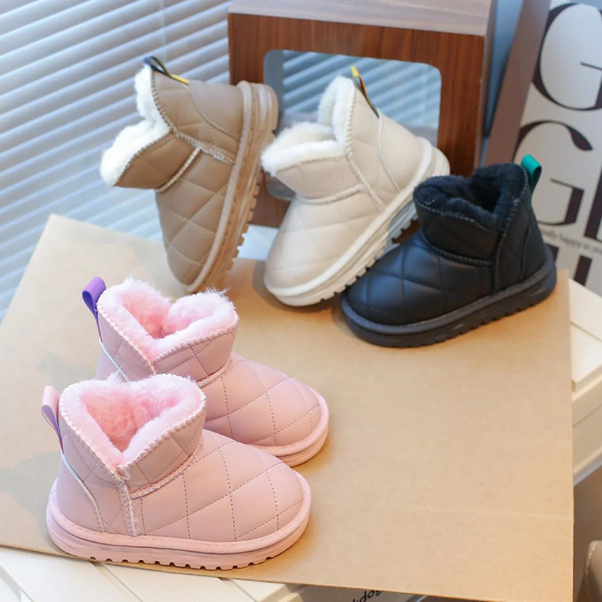 Scarpe in pelliccia sintetica a quadretti Bambino Ragazzi Nero Beige Rosa Stivali da scuola kaki per ragazze Stivali da neve cal