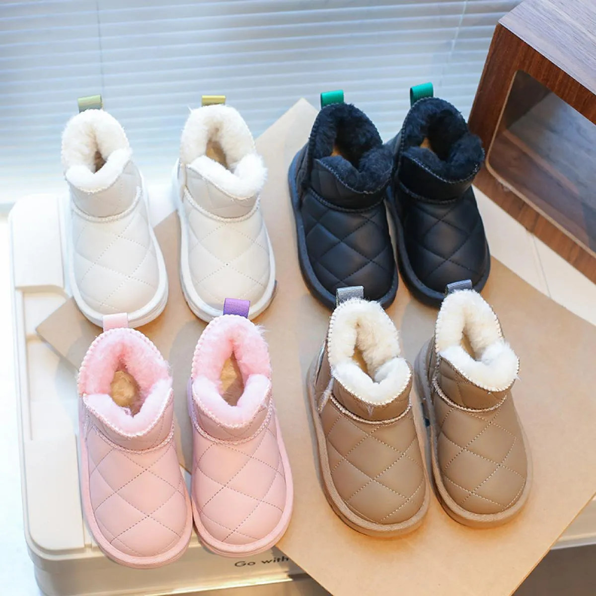 Scarpe in pelliccia sintetica a quadretti Bambino Ragazzi Nero Beige Rosa Stivali da scuola kaki per ragazze Stivali da neve cal