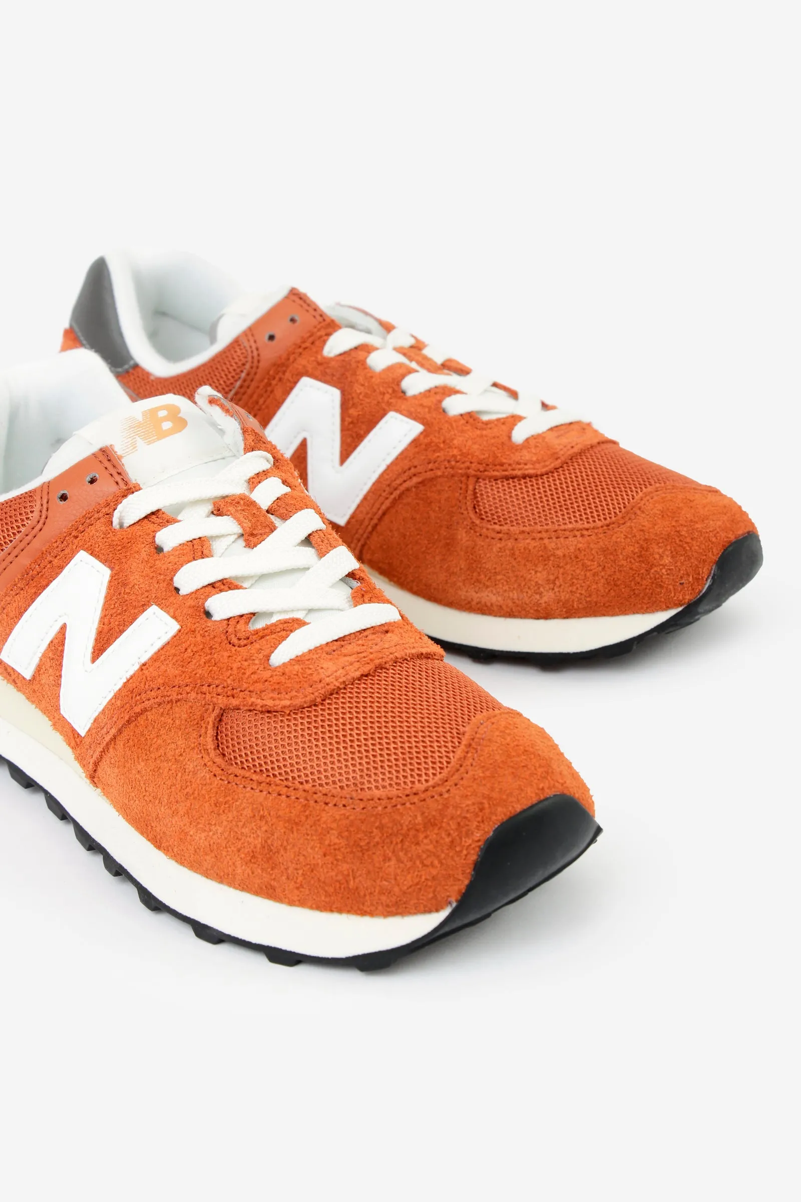 Sneakers 574 in camoscio e tessuto rosso