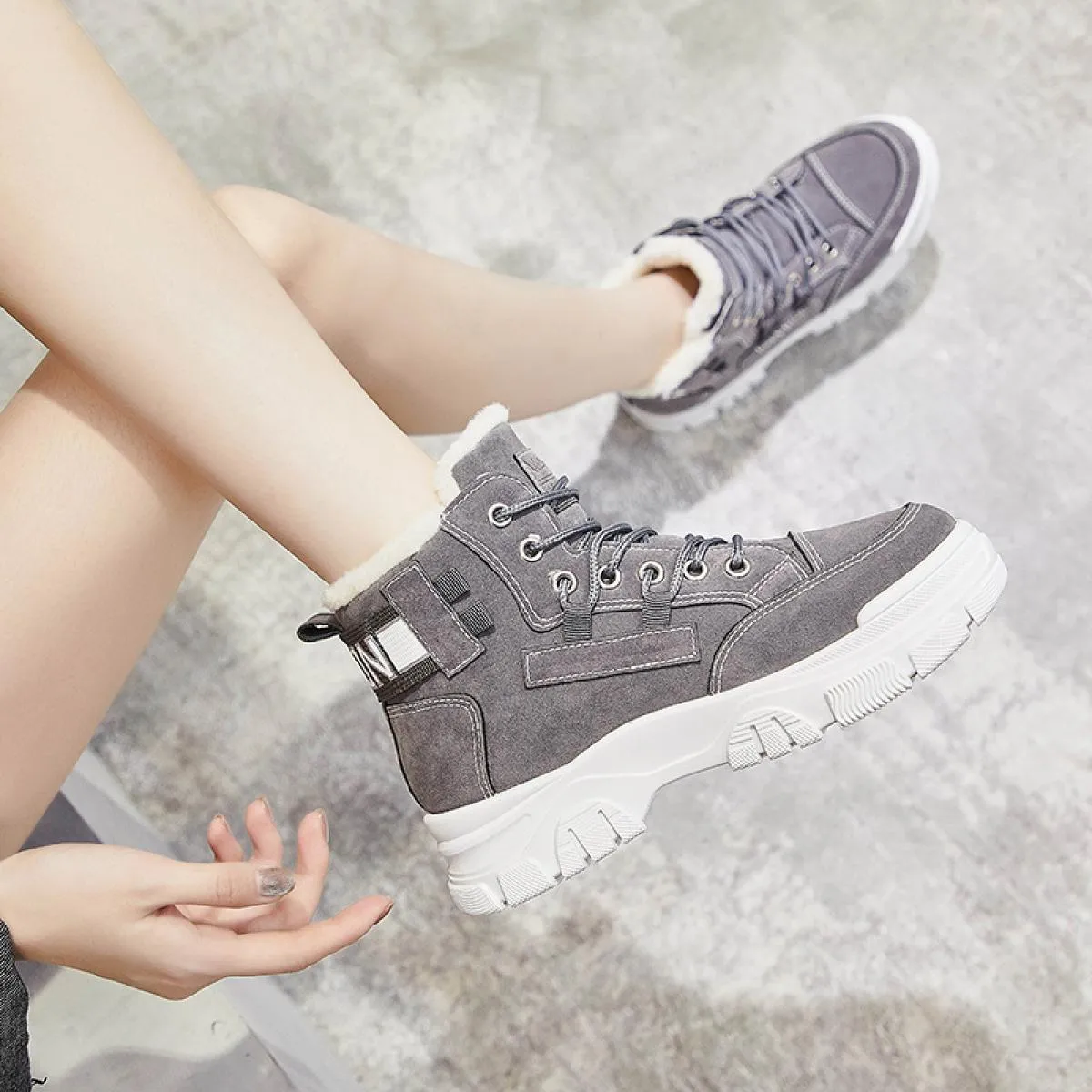 Stivali da neve da donna Sneakers scarpe con plateau suola spessa peluche stivali invernali caldi alla caviglia per donna Botas
