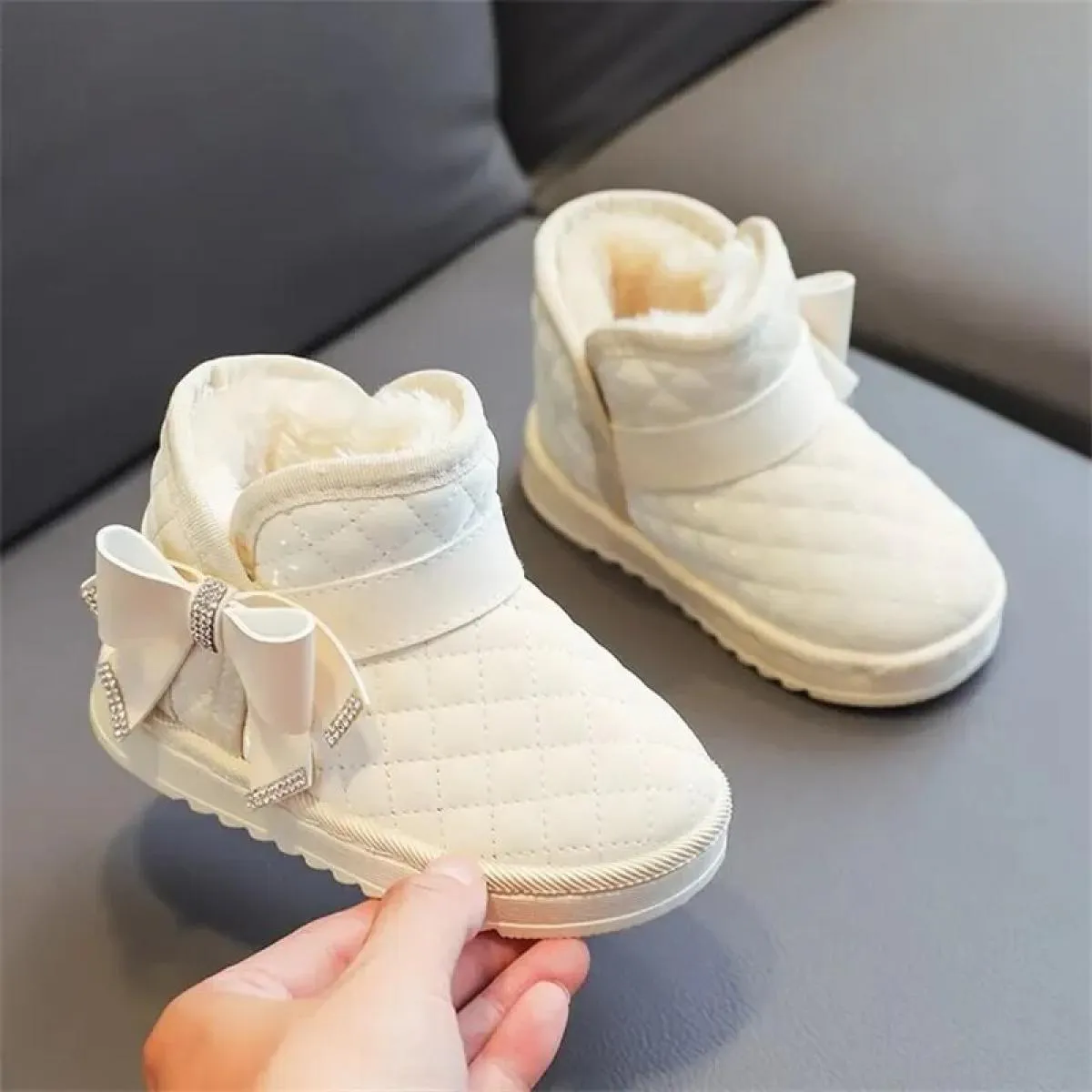 Stivali da neve per bambini invernali con fiocco in cristallo Scarpe da principessa per ragazze Stivali per bambini comodi e cal
