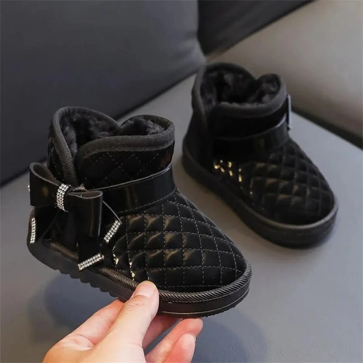 Stivali da neve per bambini invernali con fiocco in cristallo Scarpe da principessa per ragazze Stivali per bambini comodi e cal
